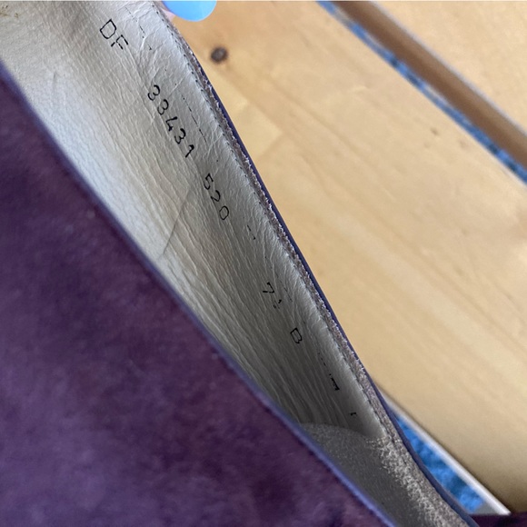 Salvatore Ferragamo Women's 7.5 Velvet - Picture 3 of 8